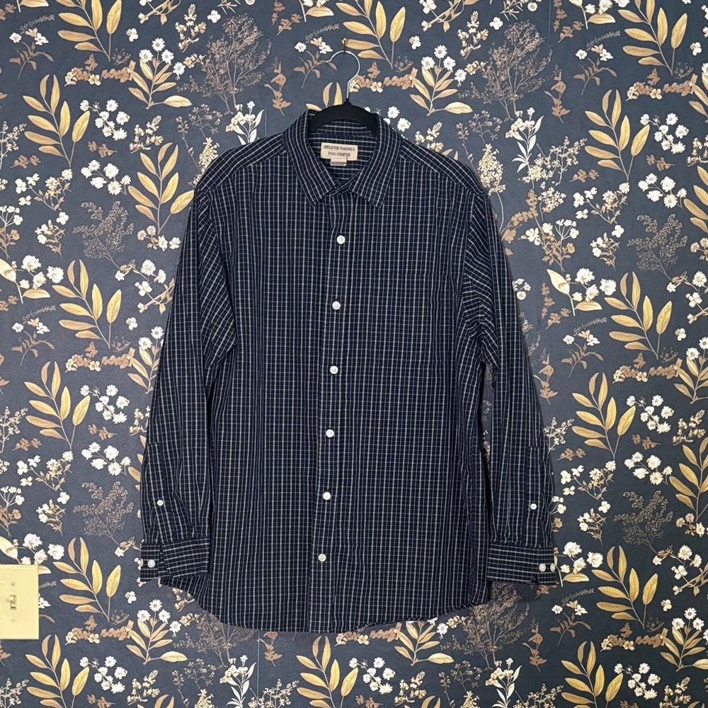 Duluth Trading Co Wrinkle Fighter Navy Plaid Button Down Shirt Size L